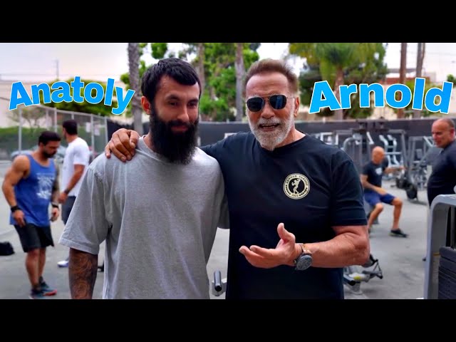 Anatoly Pranks in the Gym as a Cleaner Arnold Schwarzenegger